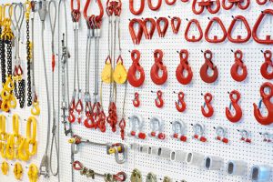 CORSO DI AGGIORNAMENTO – ATTREZZATURE DI SOLLEVAMENTO: CORRETTA GESTIONE E SOLUZIONI OPERATIVE – MANUTENTIVE PER GARANTIRE LA SICUREZZA NELLE ATTIVITA’ DI SOLLEVAMENTO DEI CARICHI IN AMBITO PRODUTTIVO
